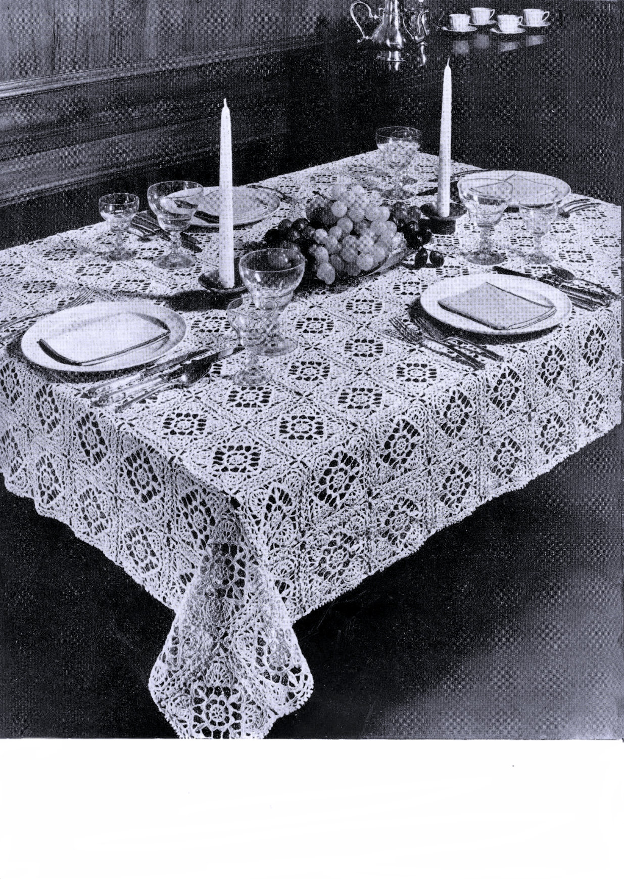 Venetian Table Cloth Motif Nineteen Thirties Tablecloth Book Crochet Designs American Thread No 106